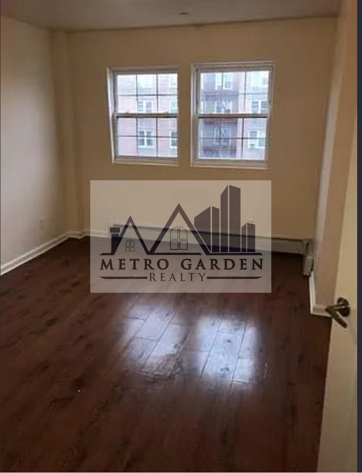 84-84 143rd Street #501 - Photo 3 of 8