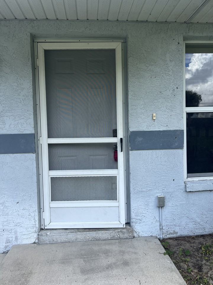 411 Willard Ave - Photo 2 of 42