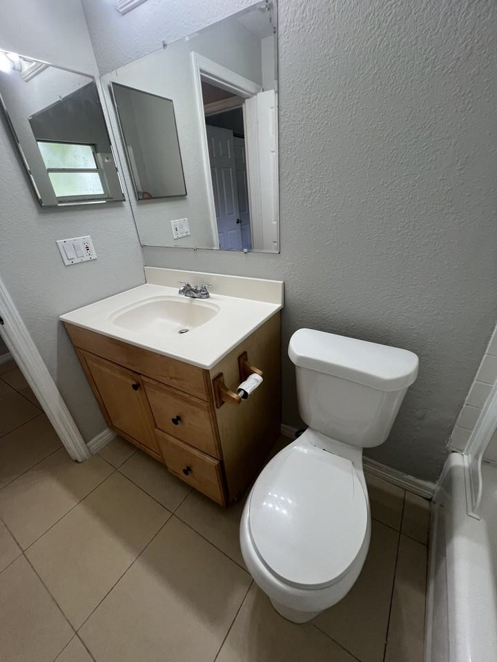 411 Willard Ave - Photo 5 of 42