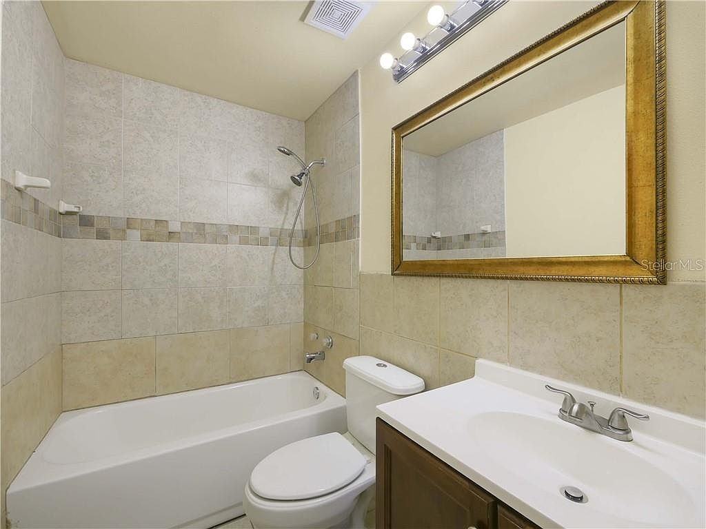 2840 Hickory Creek Dr - Photo 2 of 17