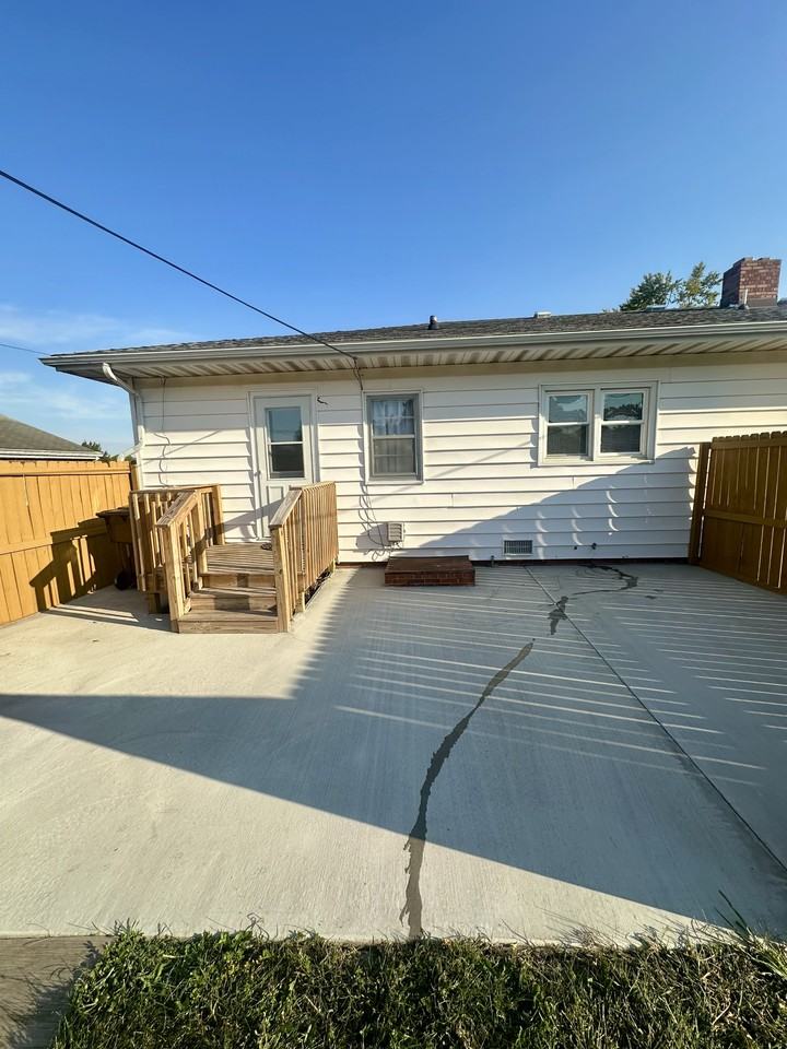 302 Eden Park Dr #302 - Photo 2 of 5