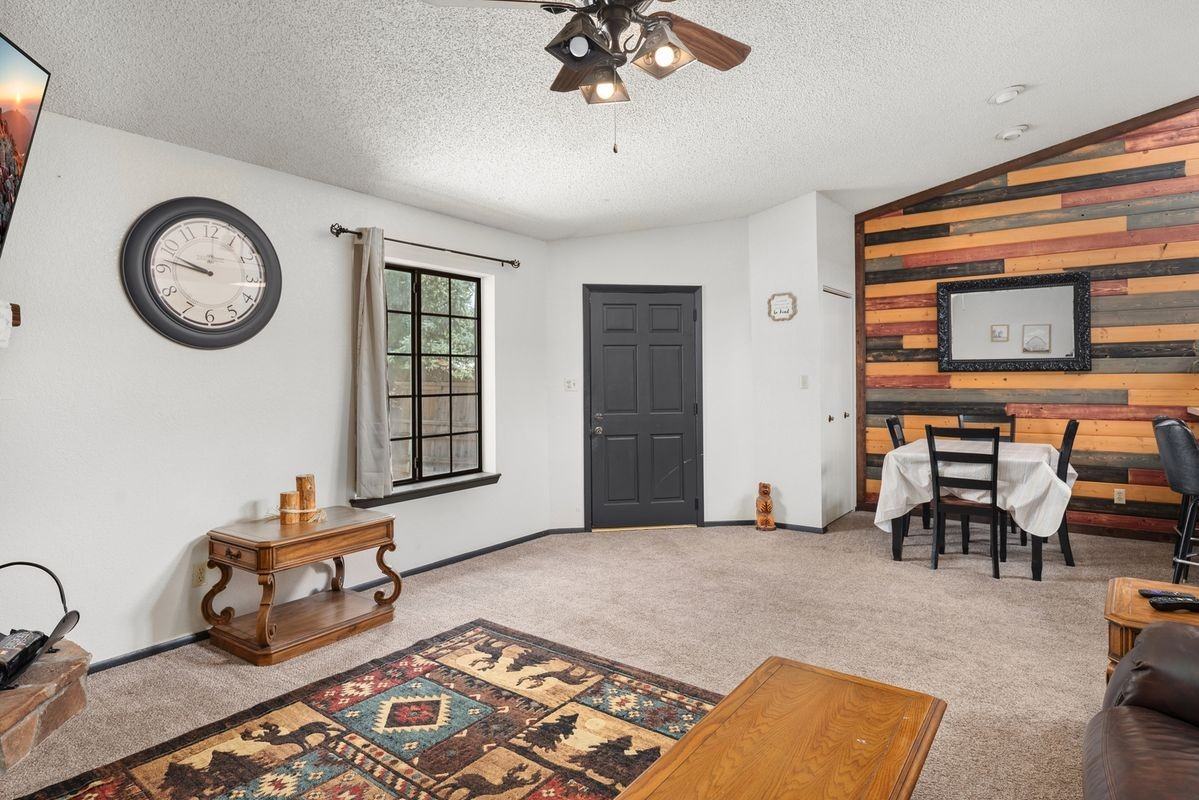 103 Niblic Ct - Photo 5 of 24