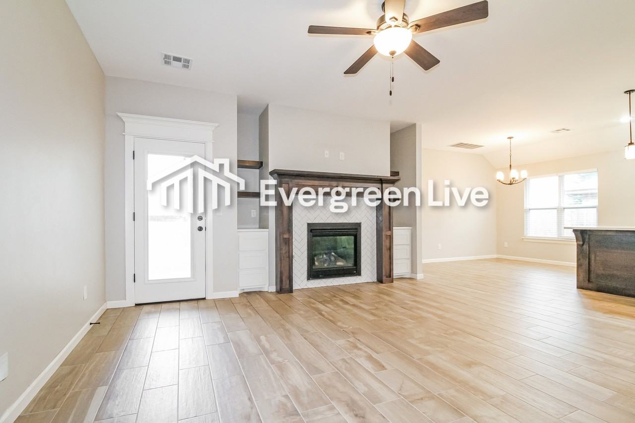 4012 Idylbreeze Dr - Photo 2 of 24