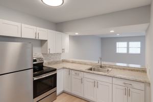 featured image of 965 Manor Dr