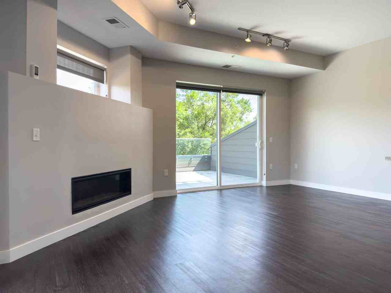 Red44 Apartments - Photo 3 of 50