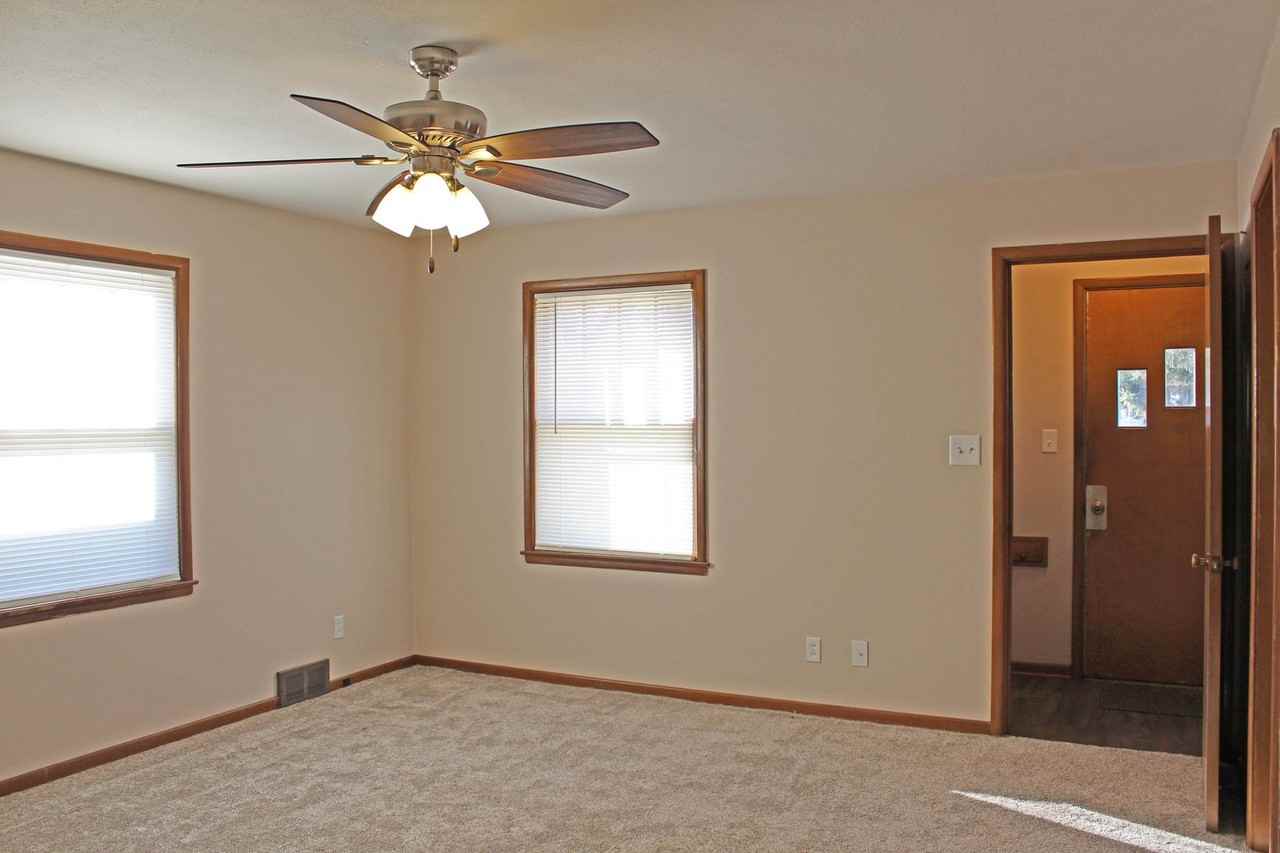 1712 South 8th Avenue - Photo 3 of 27