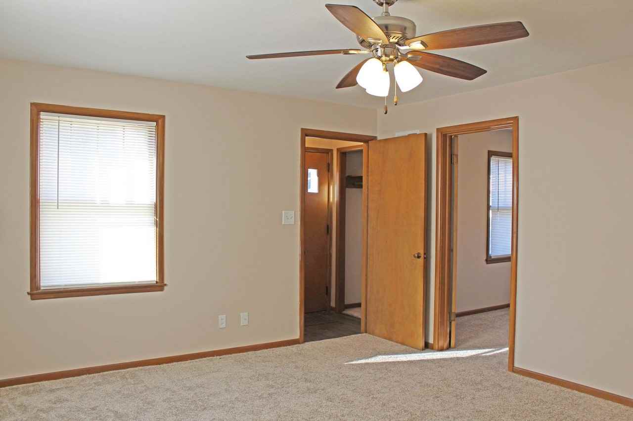 1712 South 8th Avenue - Photo 5 of 27