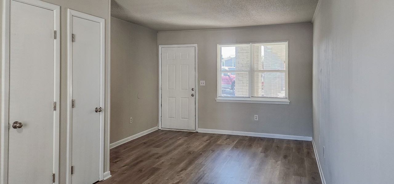 1724 Ashley Hall Road #N - Photo 5 of 6