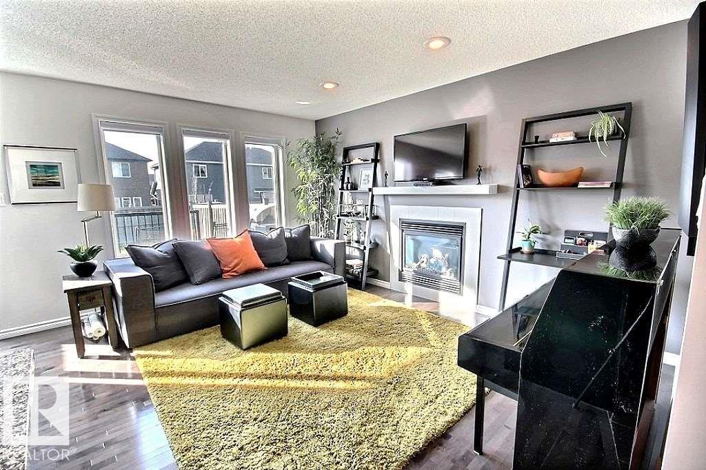 3827 Whitelaw Place Northwest - Photo 3 of 19