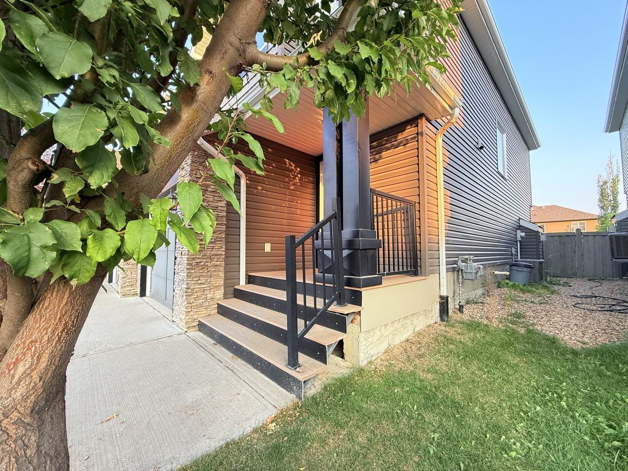 3827 Whitelaw Place Northwest - Photo 2 of 19