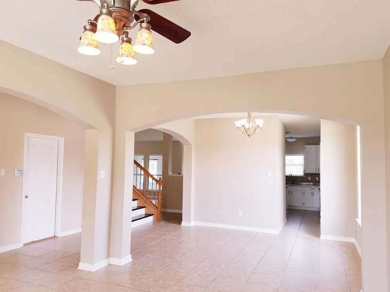 1050 Burgess Dr - Photo 2 of 14