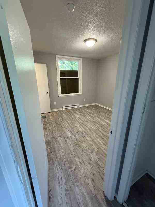 700 S English St - Photo 5 of 11