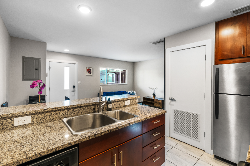 202 N Fremont Ave #7 - Photo 4 of 20