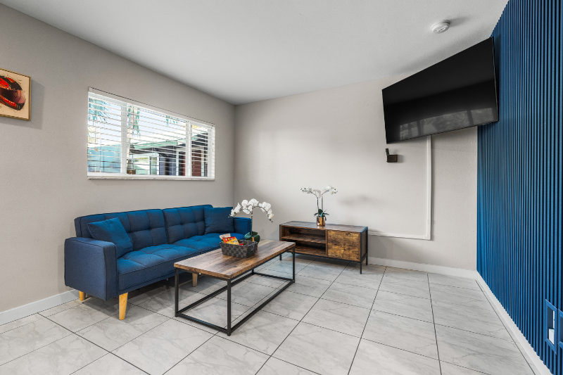 202 N Fremont Ave #7 - Photo 5 of 20