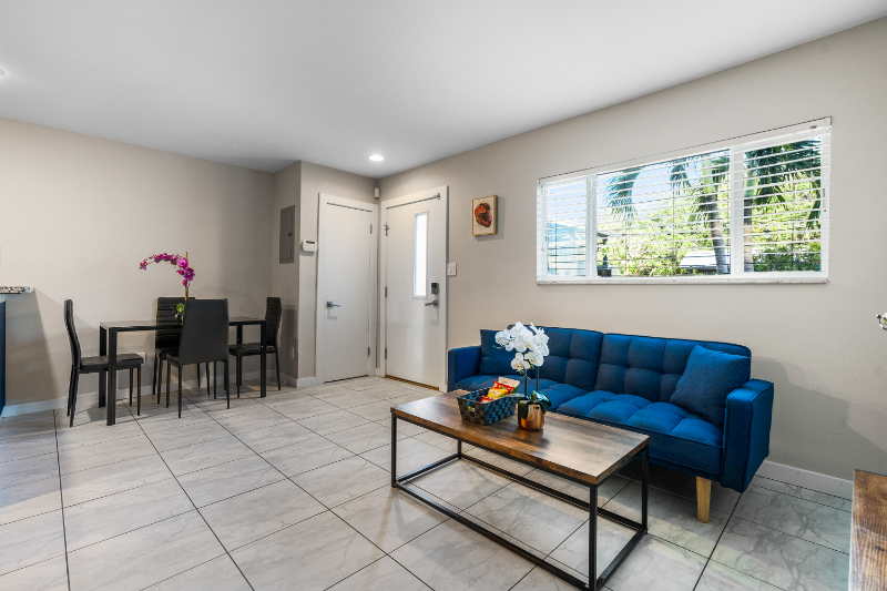 202 N Fremont Ave #7 - Photo 6 of 20