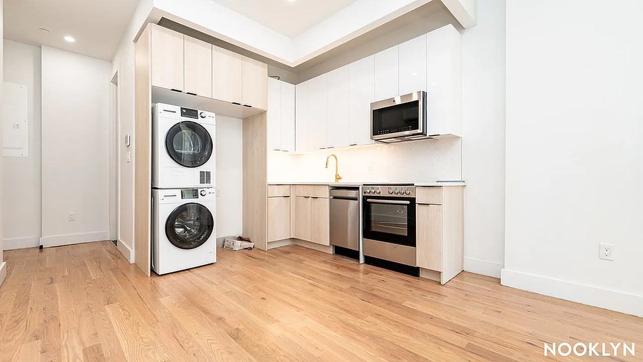 489 Grand St #2B - Photo 3 of 10