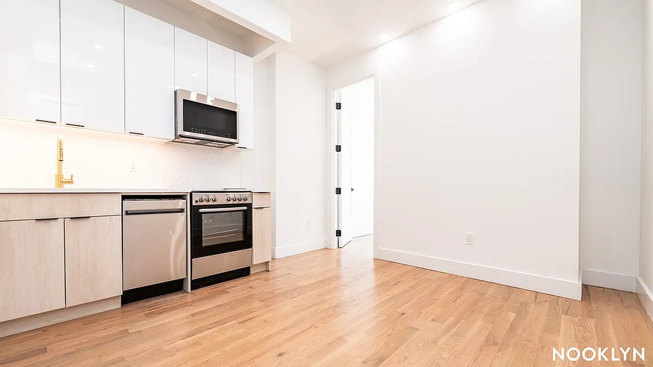 489 Grand St #2B - Photo 4 of 10