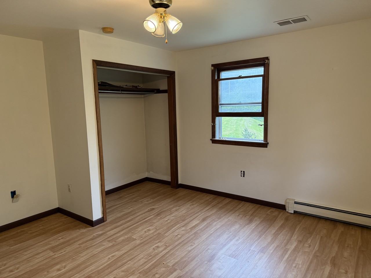 1147 Fairview Dr #2ndFL1 - Photo 3 of 8