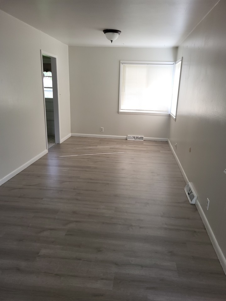 1424 Eaton St #1424 - Photo 2 of 8