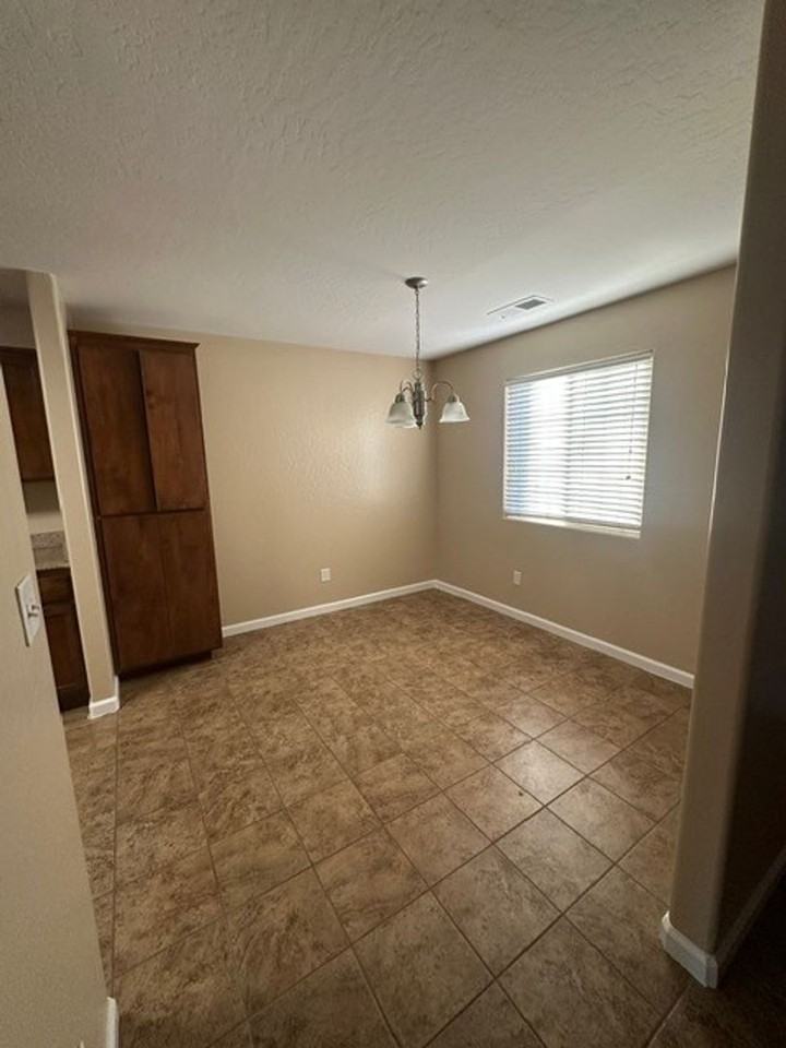 3338 N Linda Vista St - Photo 4 of 12