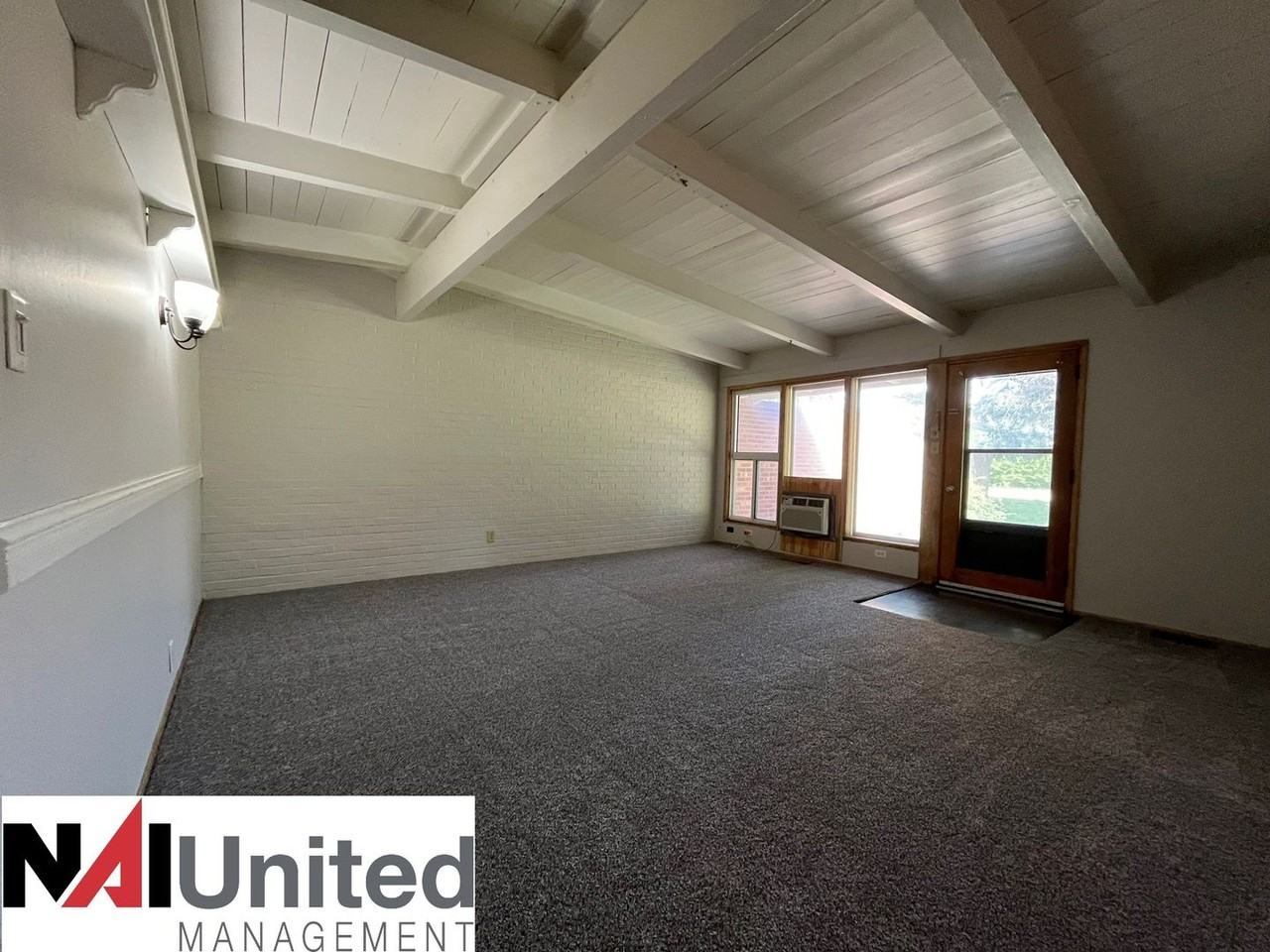 2915 Meek Ave - Photo 3 of 10