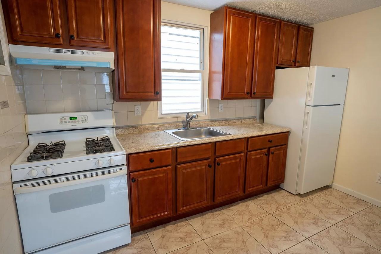 5 Stewart Pl #2 - Photo 2 of 16