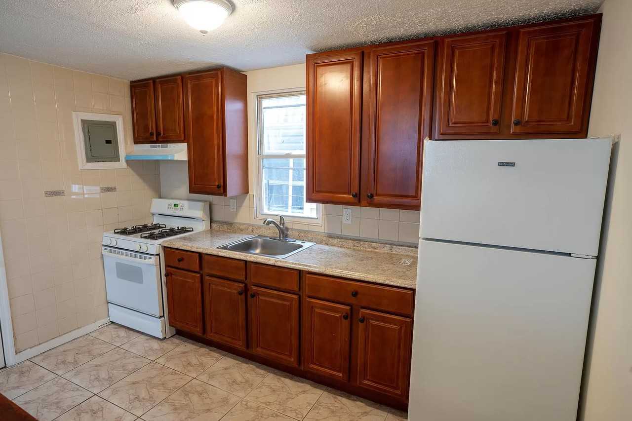 5 Stewart Pl #2 - Photo 5 of 16