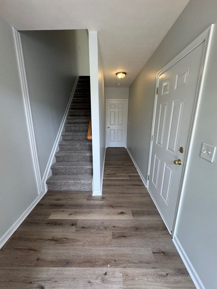 3017 Diamond Spring Ln - Photo 3 of 27