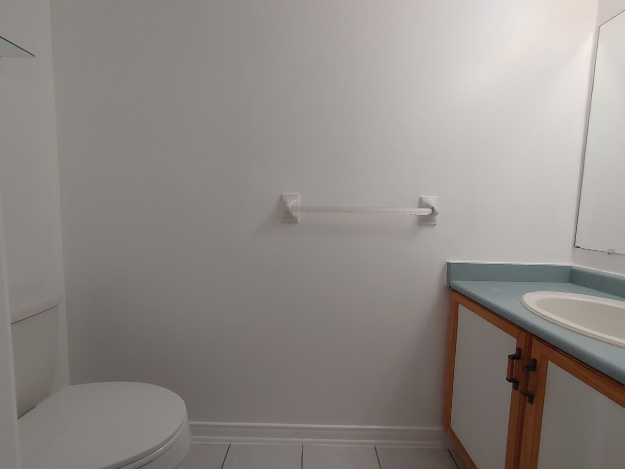 64 Royal Field Crescent - Photo 3 of 13