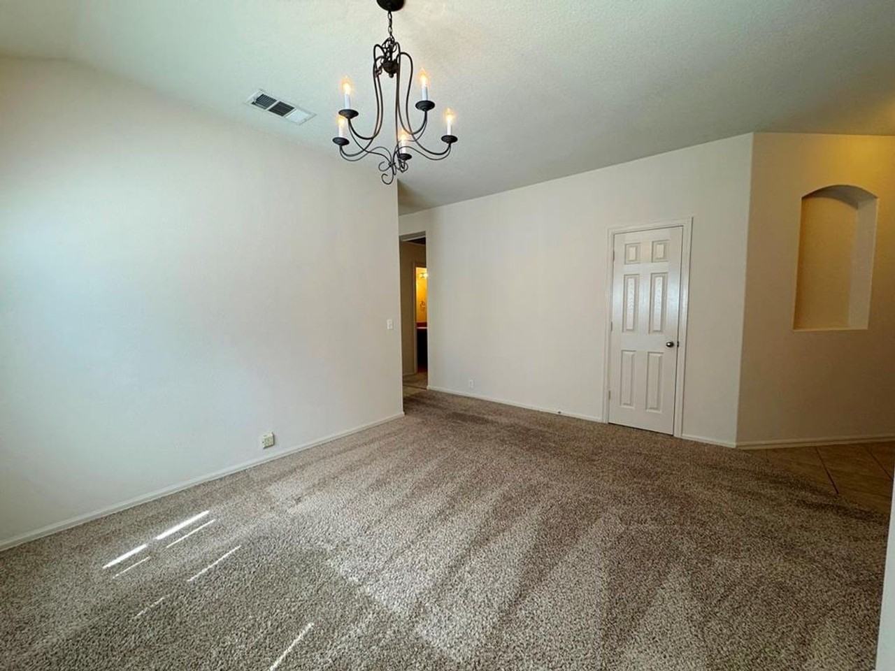 172 Spruce Dr - Photo 4 of 37