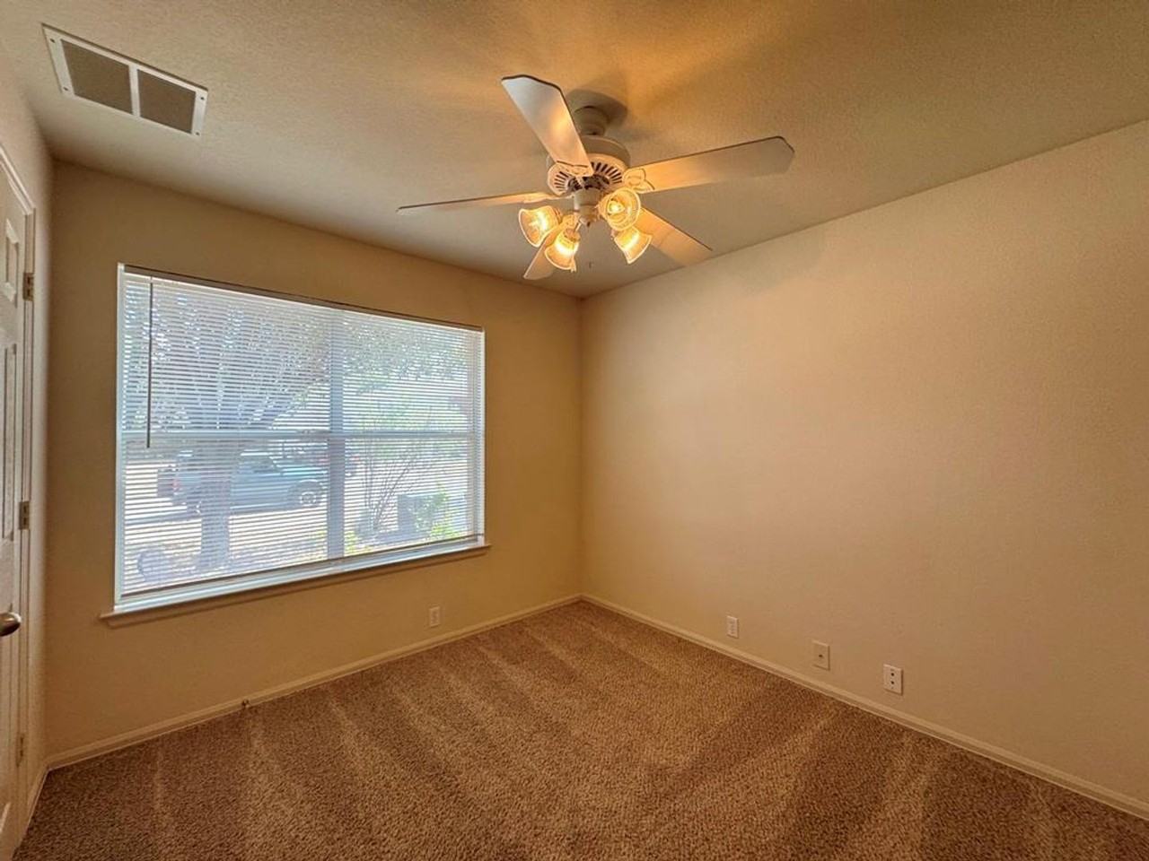 172 Spruce Dr - Photo 7 of 37