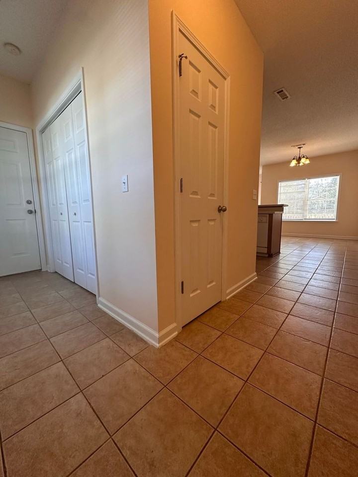 27 Courtyard Way - Photo 2 of 24