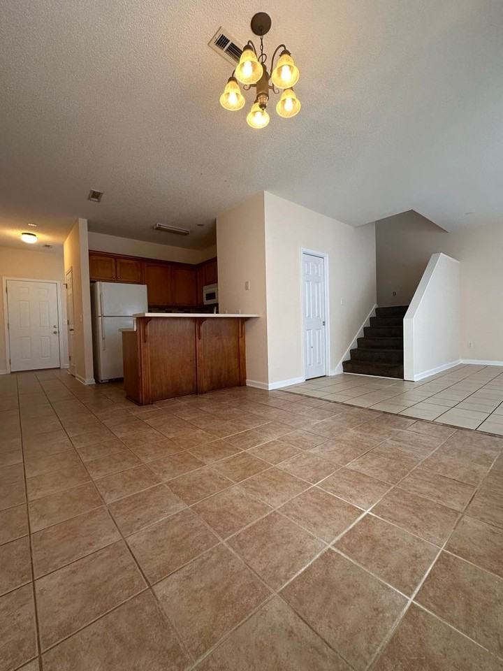 27 Courtyard Way - Photo 6 of 24