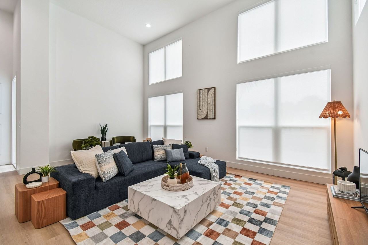 3840 Pompano Dr Se - Photo 3 of 50