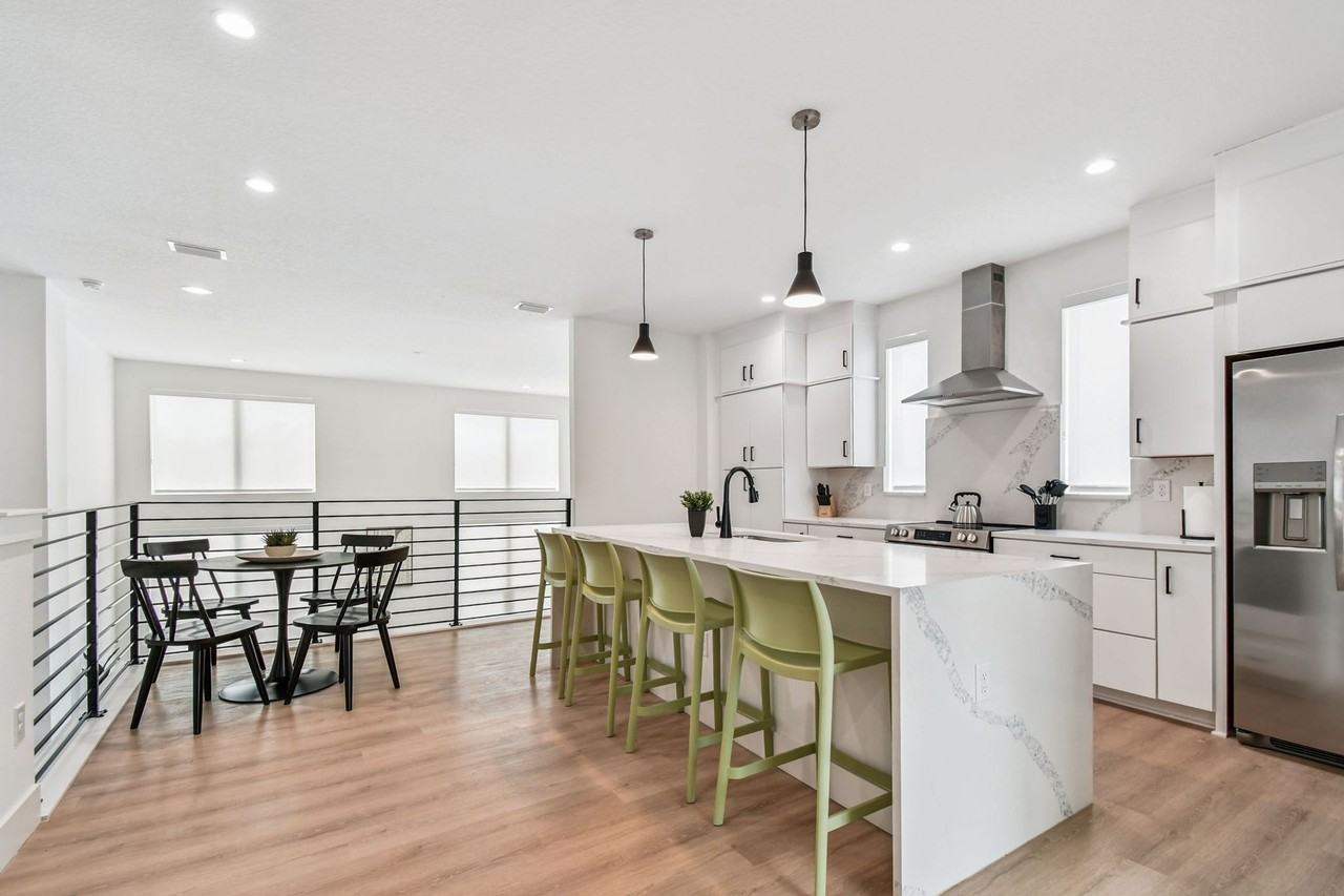 3842 Pompano Drive Southeast - Photo 4 of 50