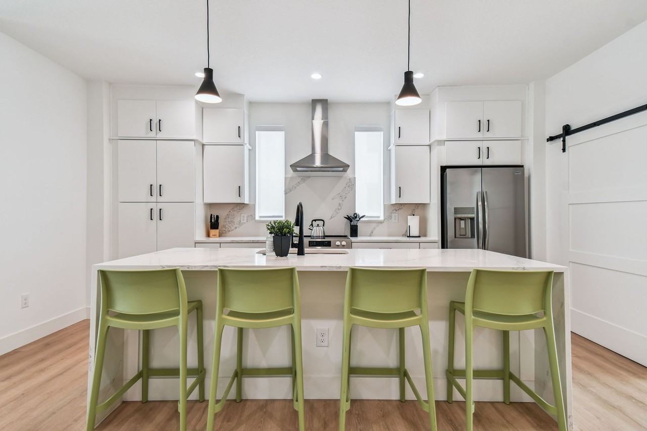 3842 Pompano Drive Southeast - Photo 5 of 50