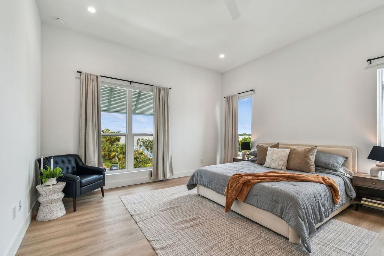 3842 Pompano Drive Southeast - Photo 6 of 50