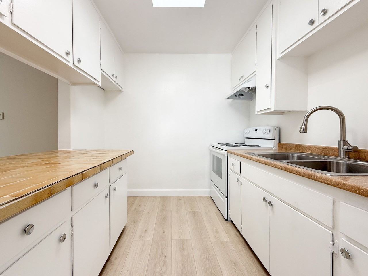 W And J Properties (11018 Aqua Vista) - Photo 3 of 3