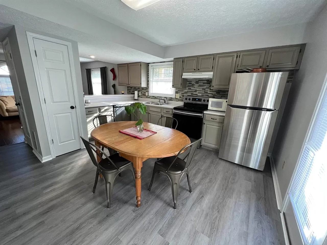 626 E Sherwood Hills Dr - Photo 4 of 14