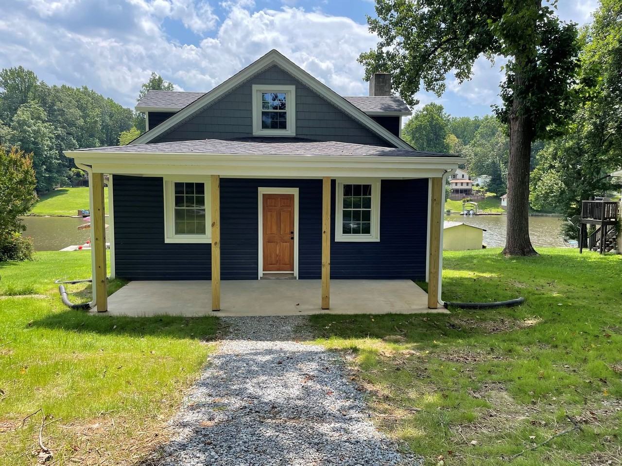 212 Timberlake Dr - Photo 2 of 18