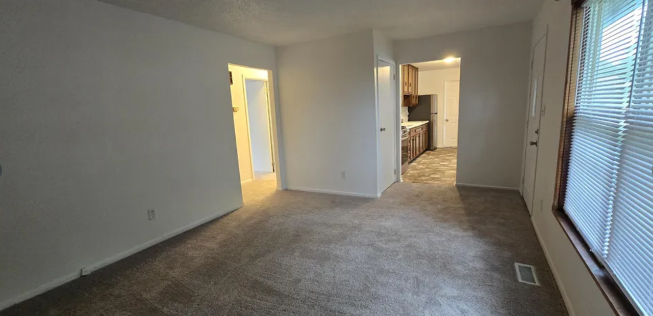 4166 N Camelot Dr - Photo 2 of 14