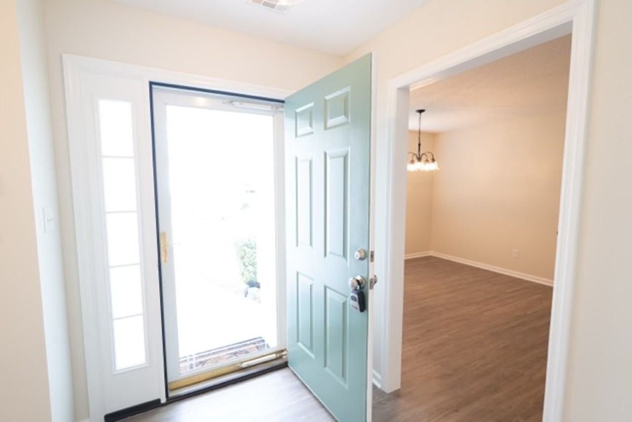 431 Connemara Trl - Photo 4 of 27