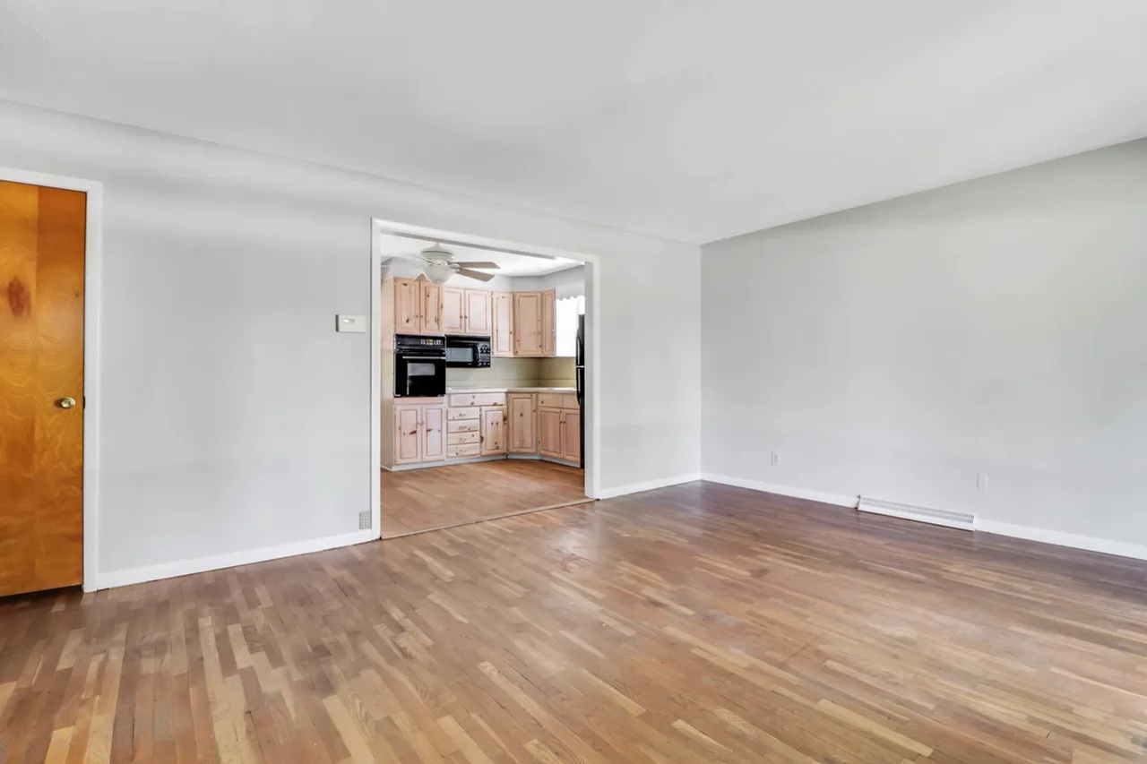 725 Dale St - Photo 2 of 33