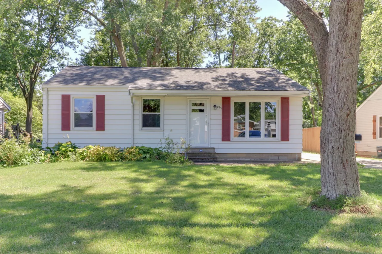 725 Dale St - Photo 3 of 33