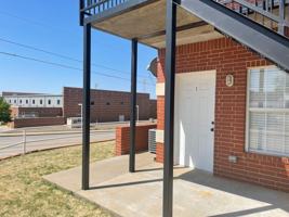 featured image of 117 W Davis Ave