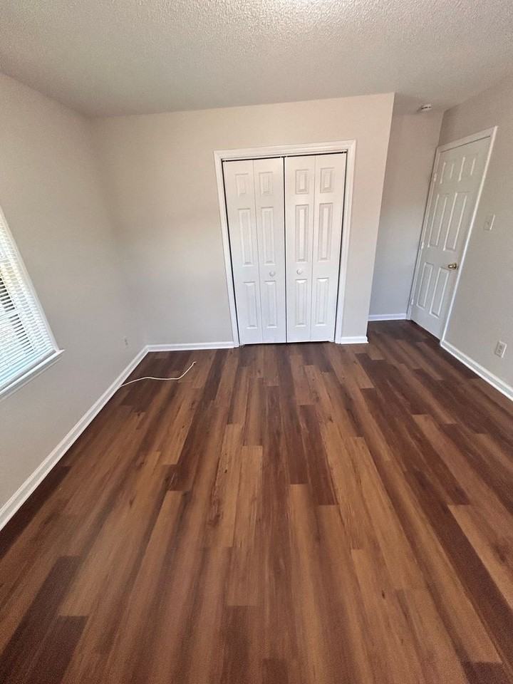 480 Willowspring Ln - Photo 7 of 11