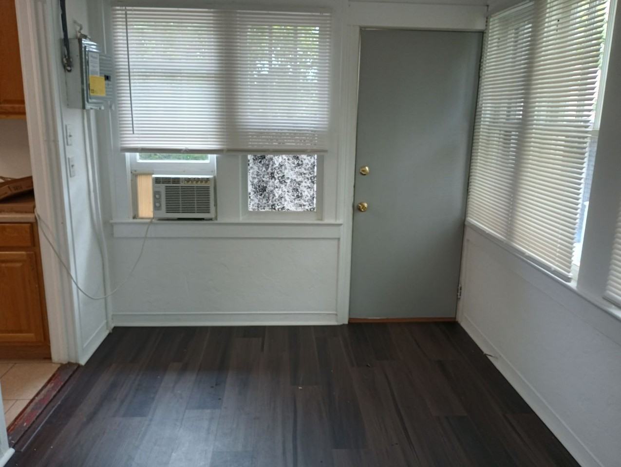 342 S Segrave St - Photo 5 of 13