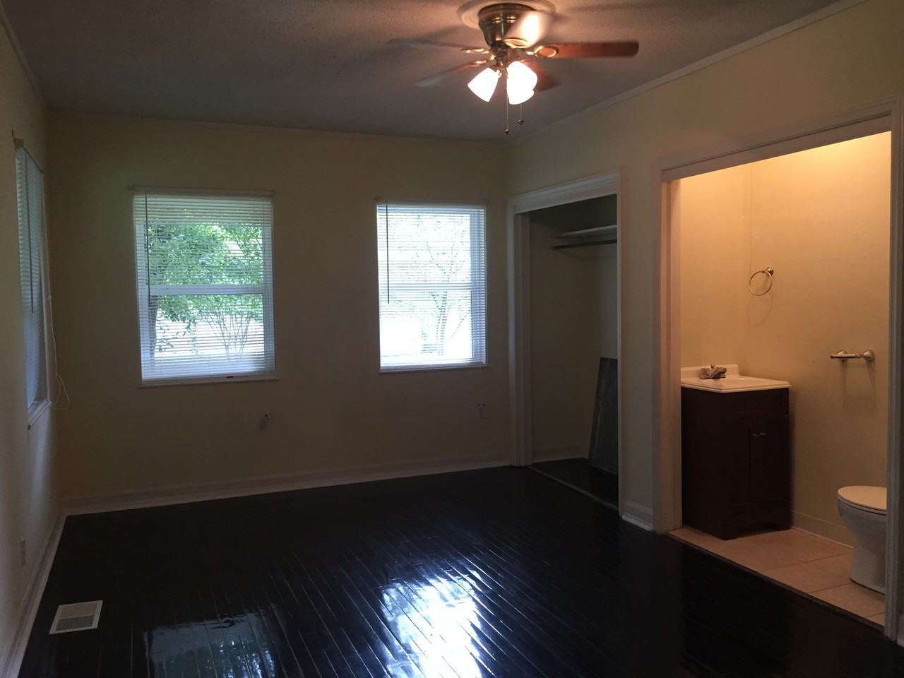 1910 Baugh Street Northeast #A - Photo 4 of 8