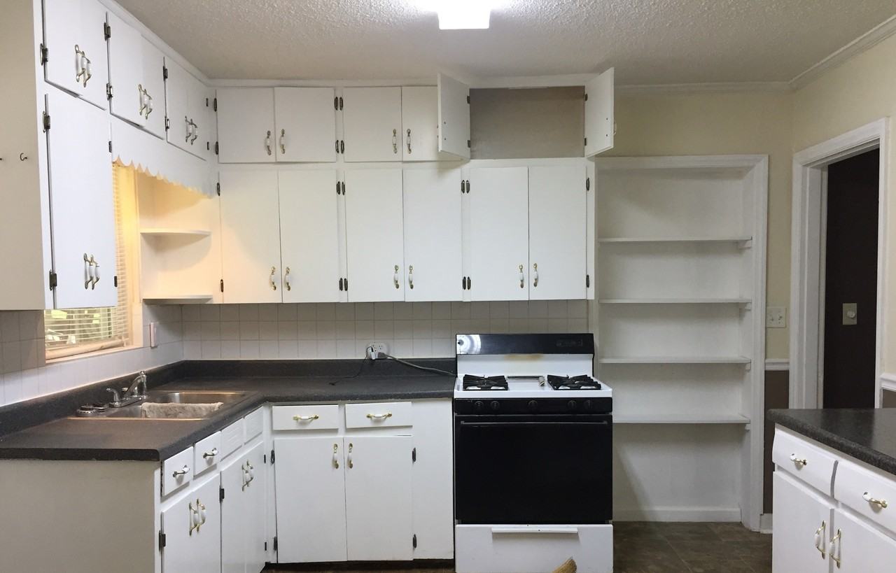 1910 Baugh Street Northeast #A - Photo 7 of 8