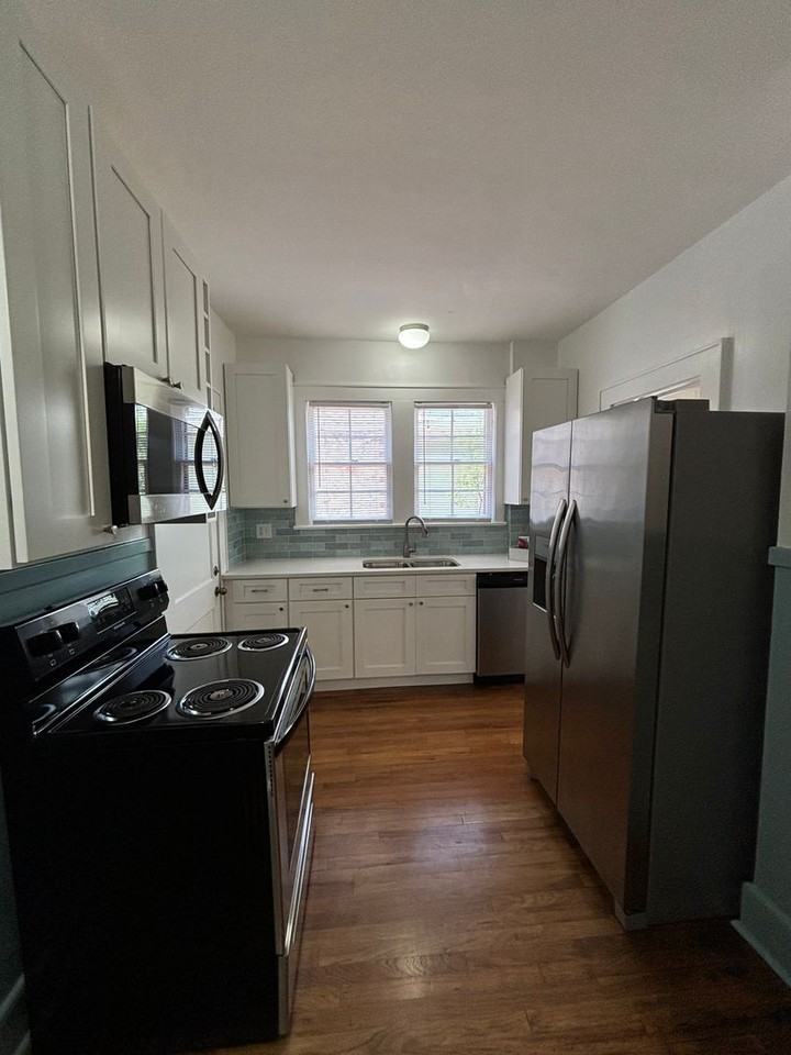 1128 Sw 6th Ave - Photo 2 of 17